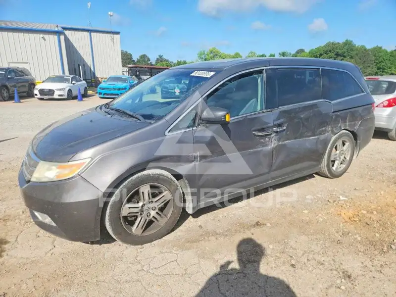 2013 Honda ODYSSEY фото