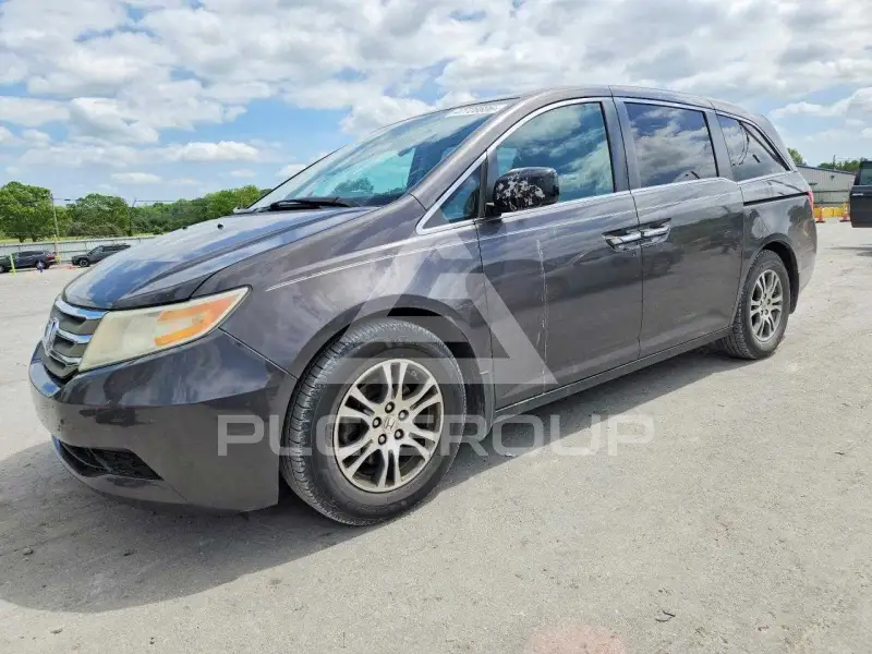 2013 Honda ODYSSEY фото