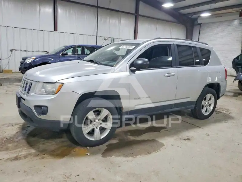 2013 Jeep COMPASS photo