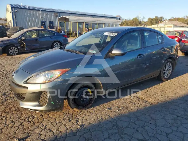 2013 Mazda 3 photo