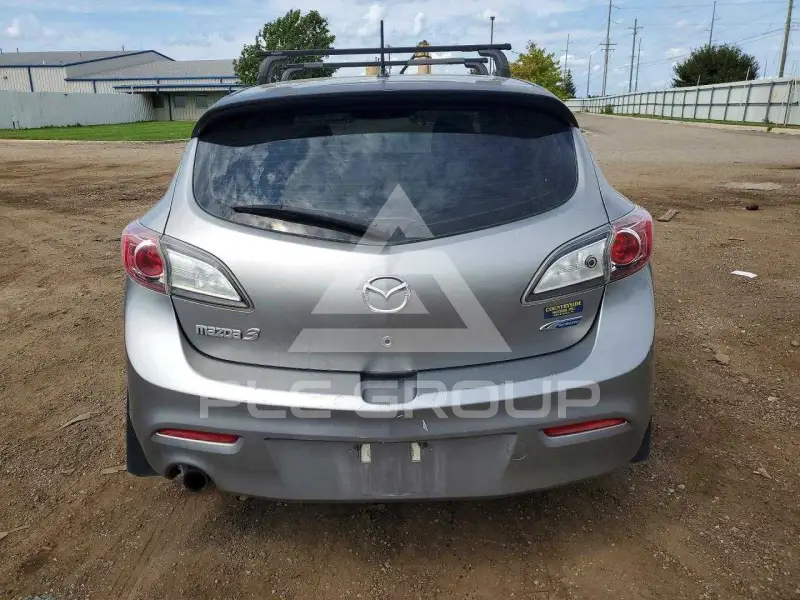 2013 Mazda 3 photo