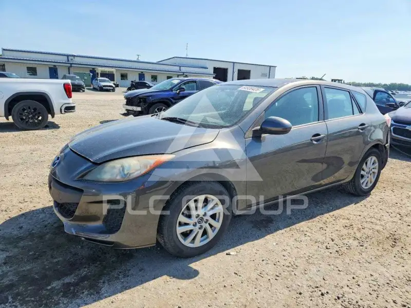 2013 Mazda 3 photo