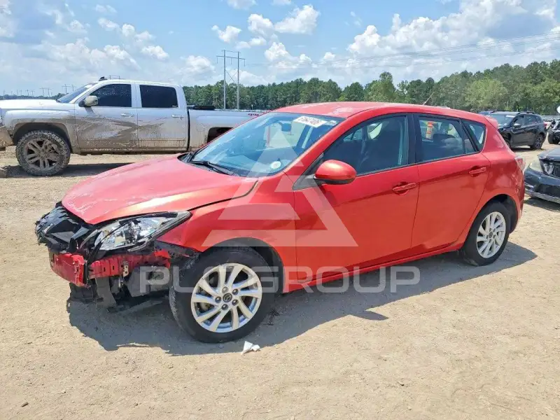 2013 Mazda 3 photo