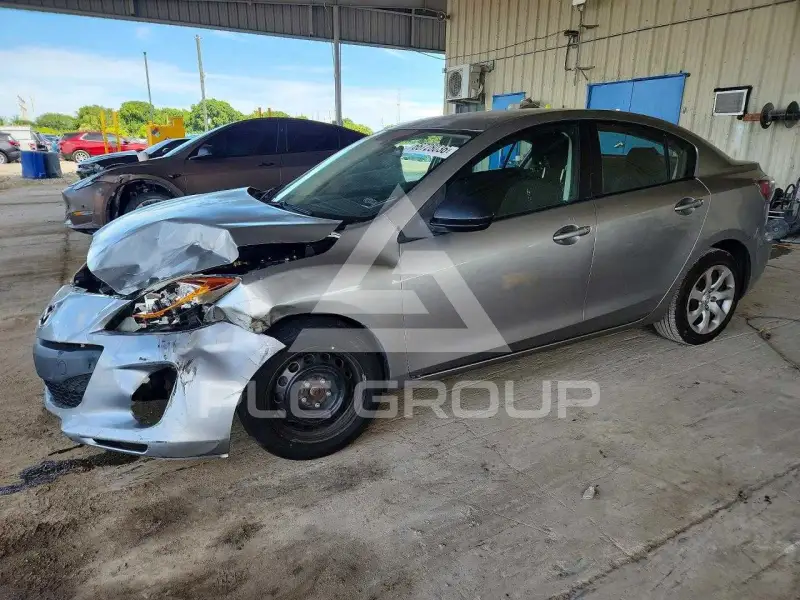 2013 Mazda 3 фото