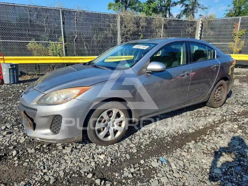 2013 Mazda 3 фото