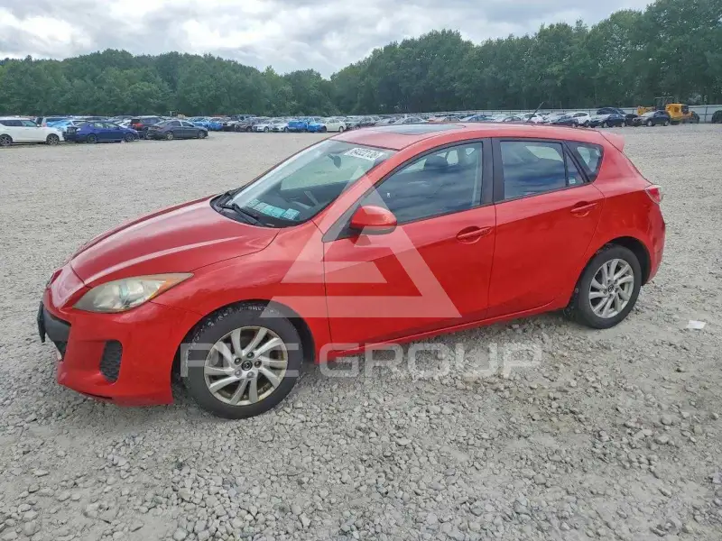 2013 Mazda 3 photo