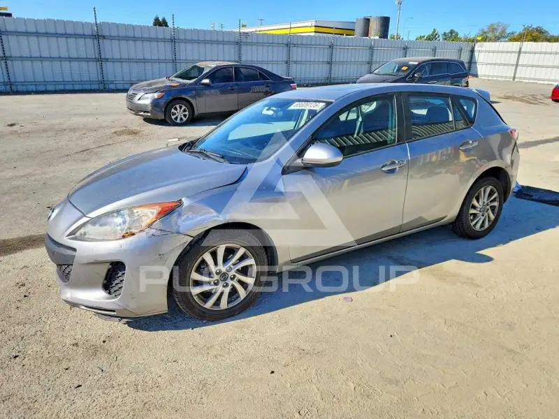 2013 Mazda 3 фото