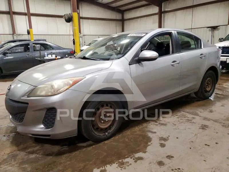 2013 Mazda 3 photo