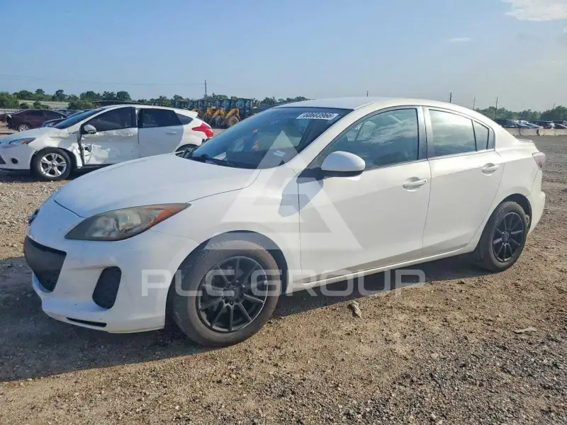 2013 Mazda 3 photo