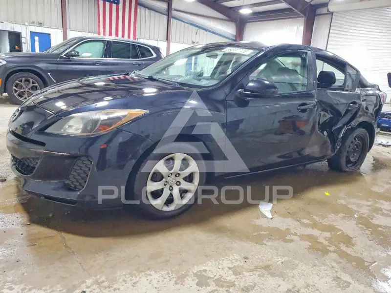 2013 Mazda 3 photo