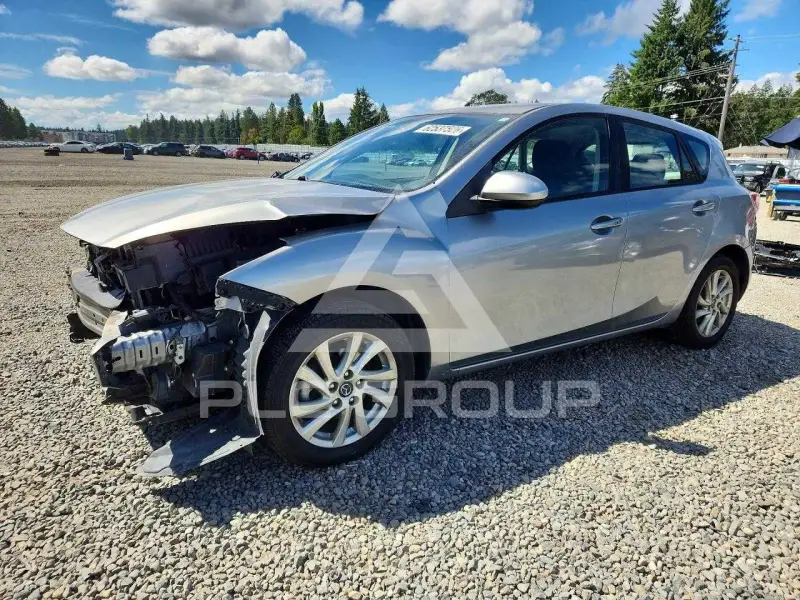 2013 Mazda 3 фото