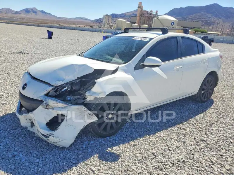 2013 Mazda 3 photo