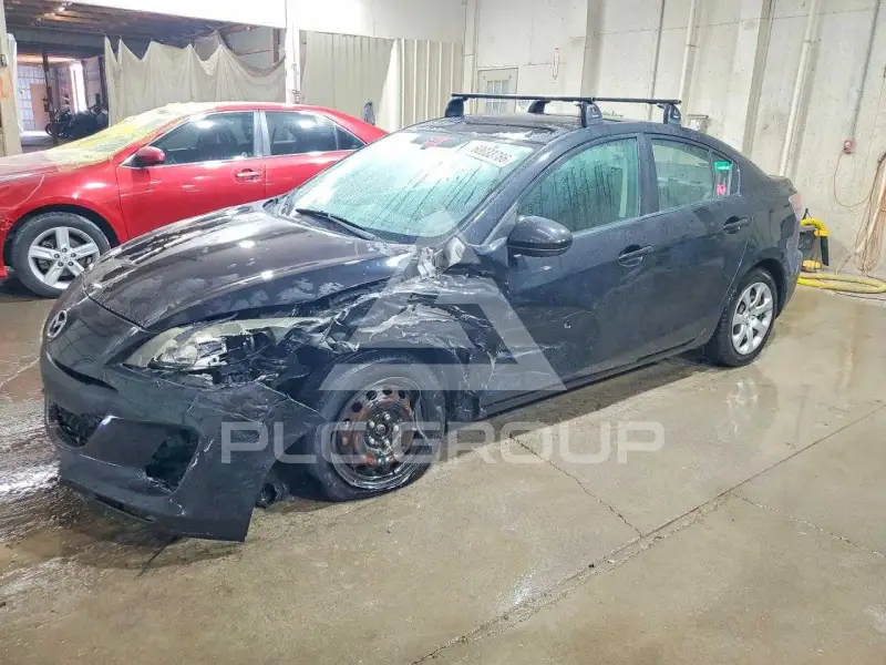 2013 Mazda 3 photo