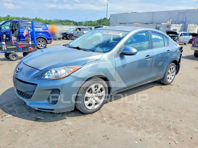 2013 Mazda 3 фото