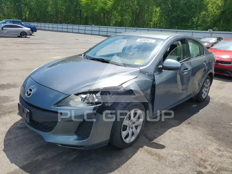 2013 Mazda 3 photo