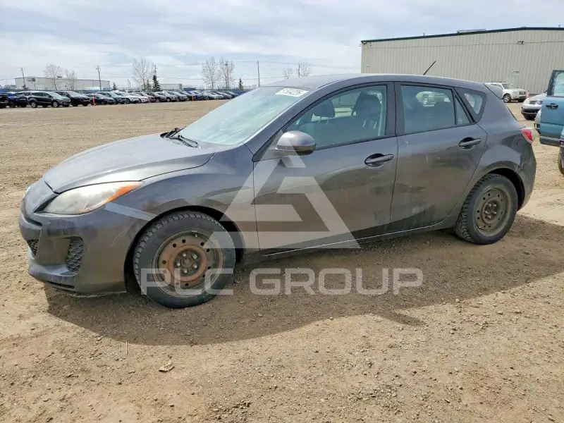 2013 Mazda 3 photo