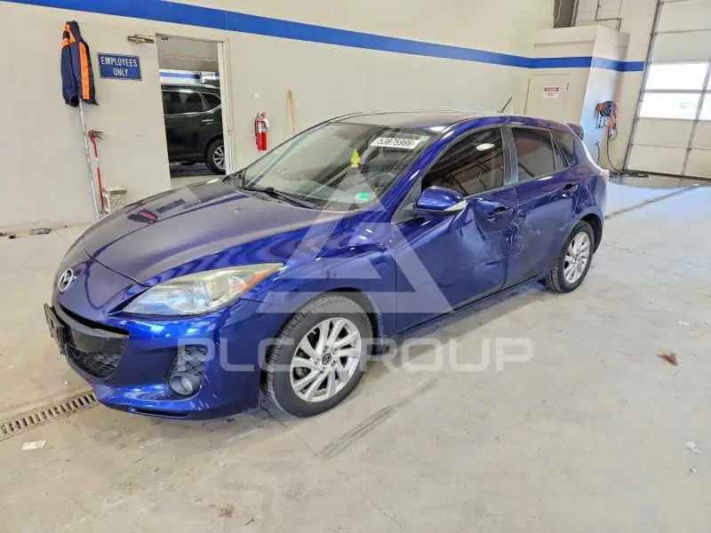 2013 Mazda 3 photo