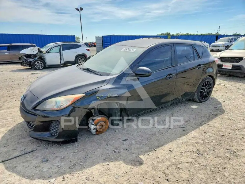2013 Mazda 3 photo