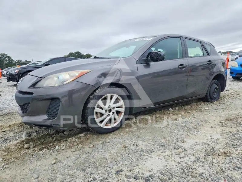 2013 Mazda 3 photo