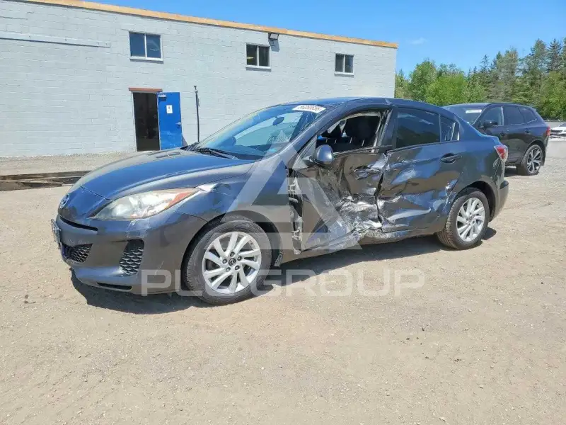 2013 Mazda 3 photo