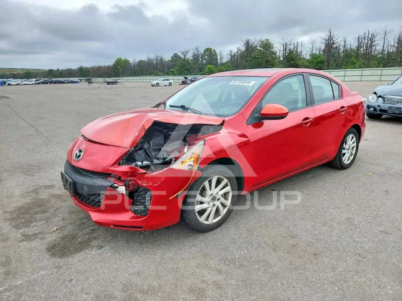 2013 Mazda 3 photo