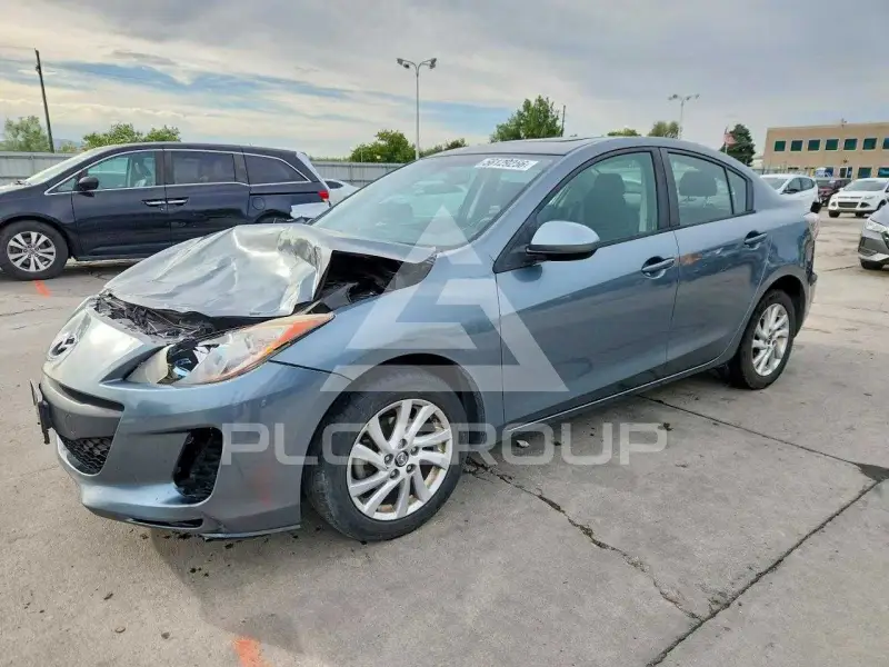 2013 Mazda 3 photo