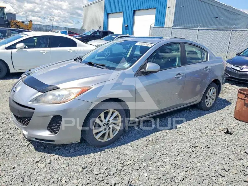 2013 Mazda 3 photo