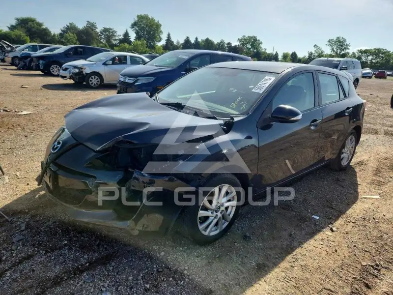 2013 Mazda 3 photo