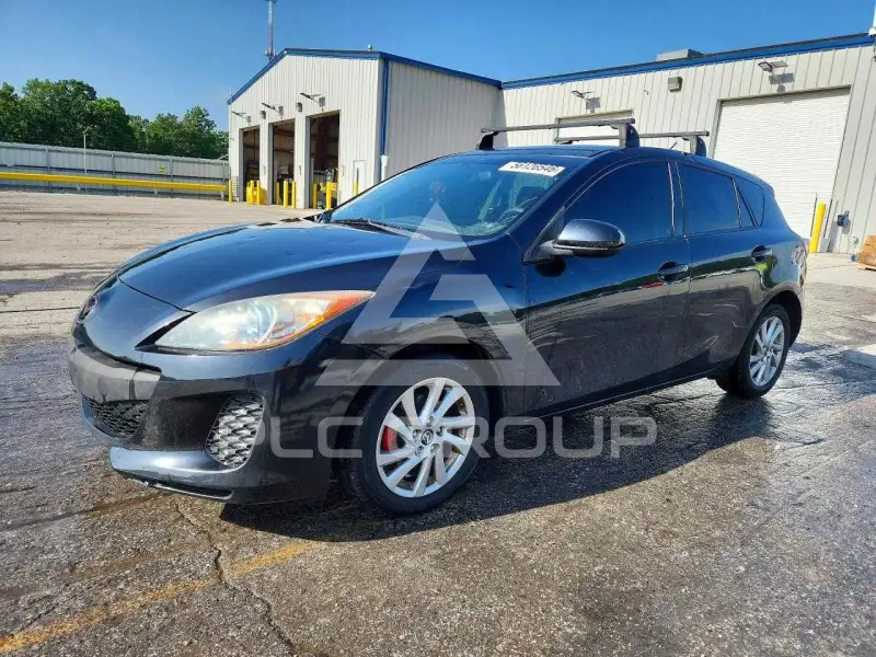 2013 Mazda 3 photo