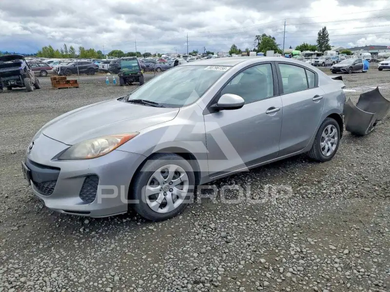2013 Mazda 3 photo