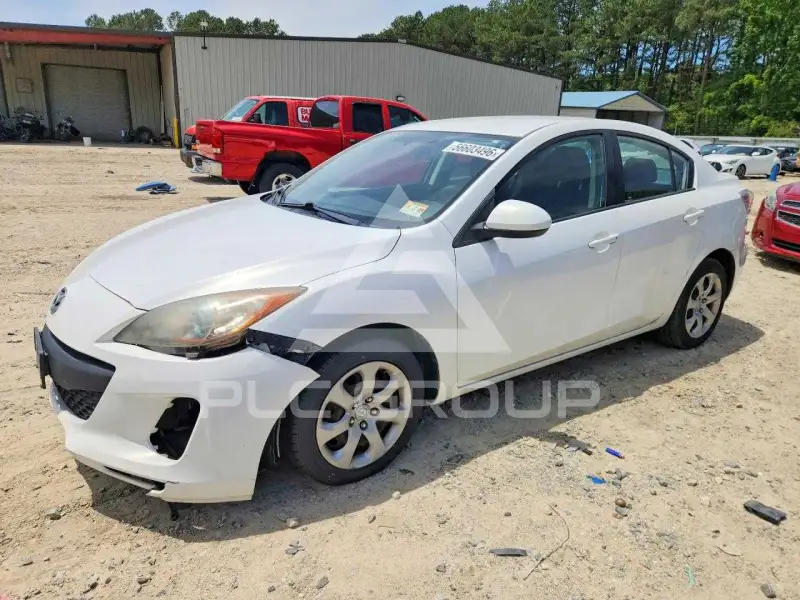 2013 Mazda 3 photo