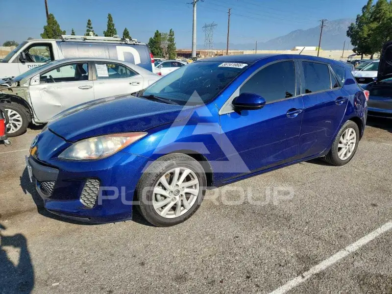 2013 Mazda 3 photo