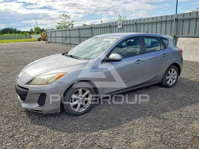 2013 Mazda 3 photo