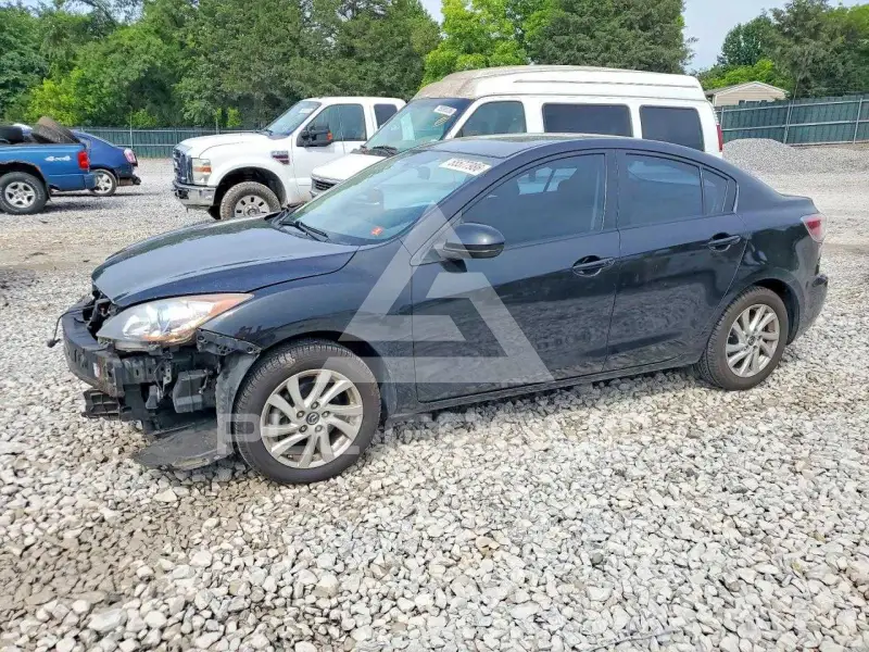 2013 Mazda 3 photo