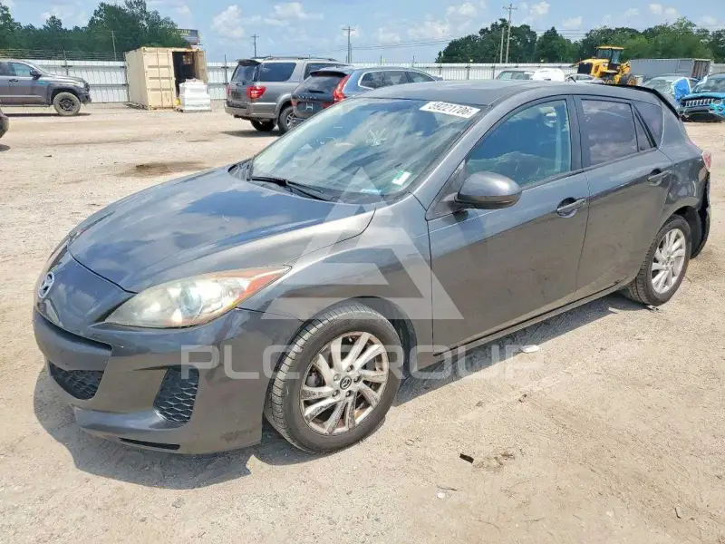 2013 Mazda 3 photo
