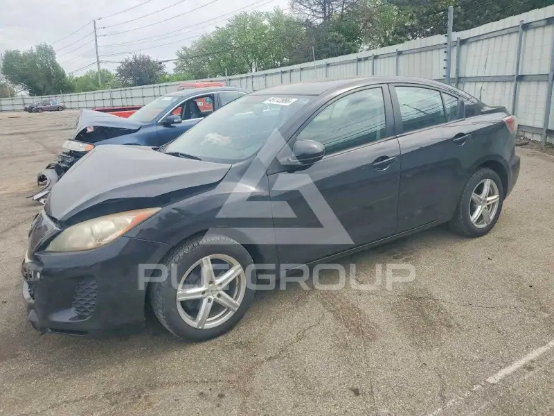 2013 Mazda 3 photo