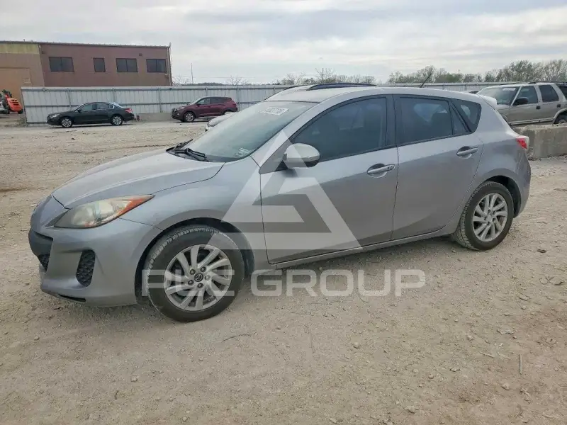 2013 Mazda 3 фото