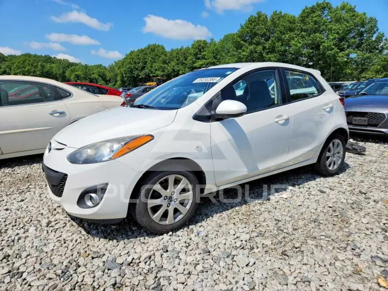 2013 Mazda 2 фото