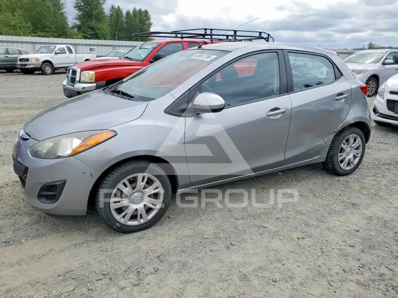 2013 Mazda 2 фото