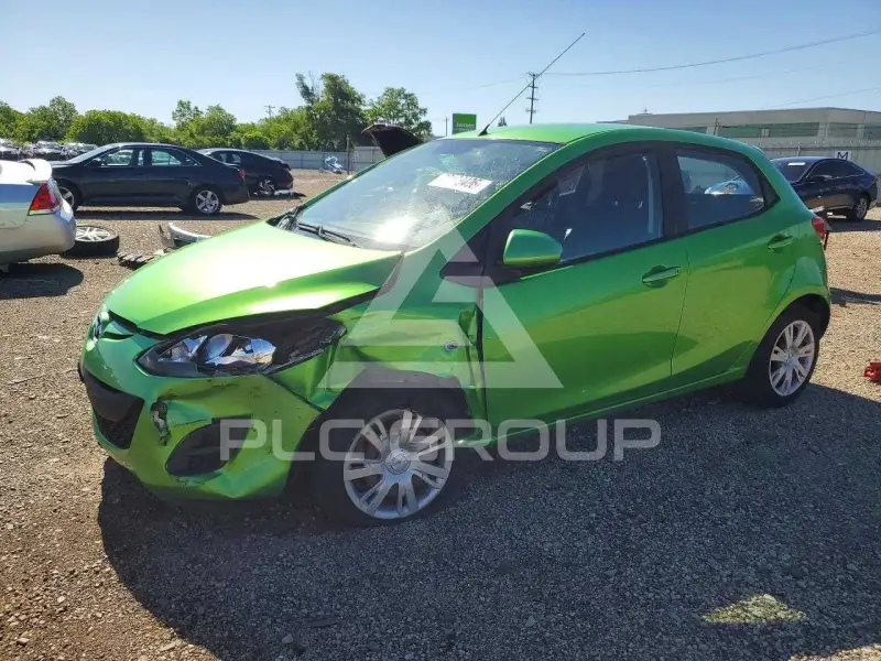 2013 Mazda 2 photo
