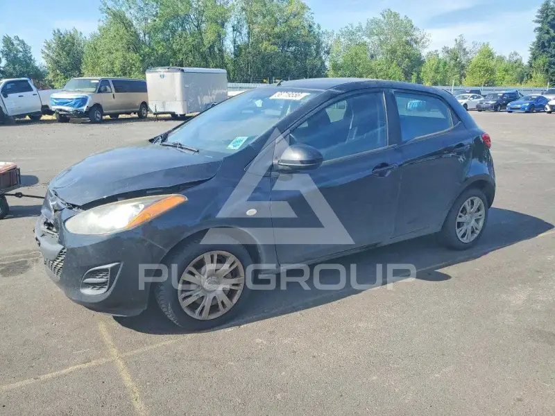 2013 Mazda 2 photo