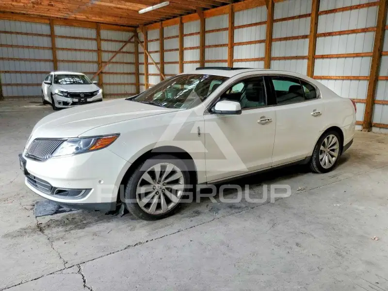 2013 Lincoln MKS photo