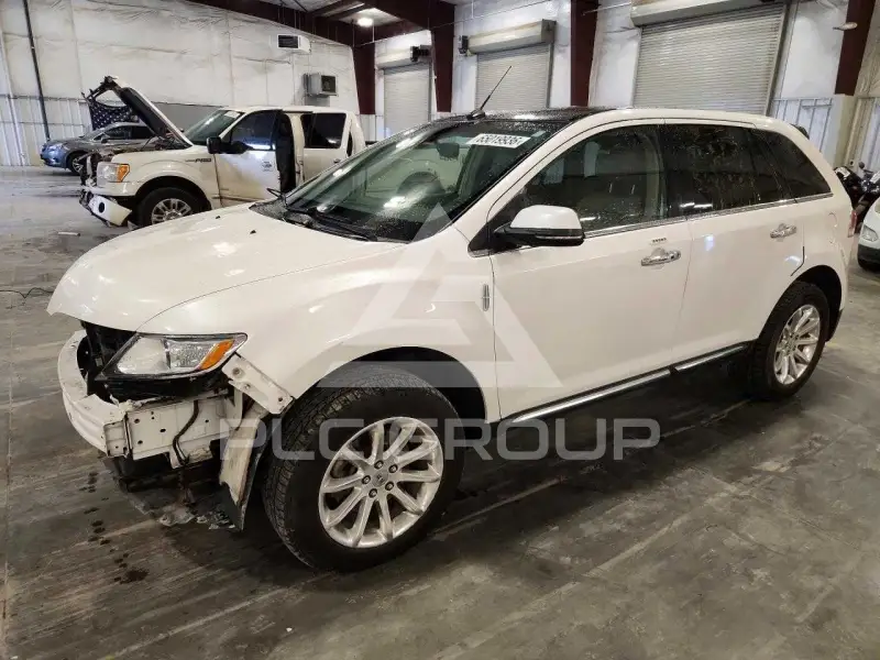 2013 Lincoln MKX photo