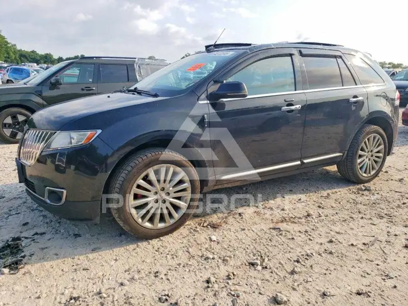 2013 Lincoln MKX photo
