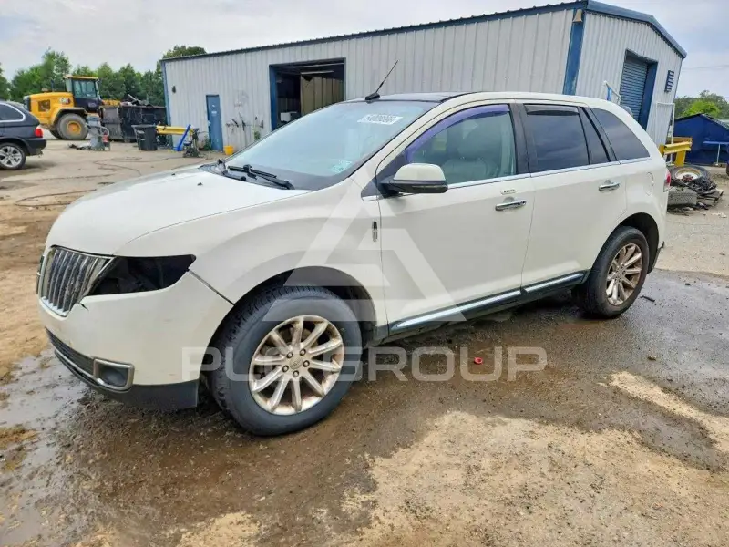 2013 Lincoln MKX photo