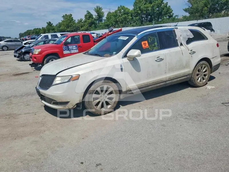2013 Lincoln MKT фото