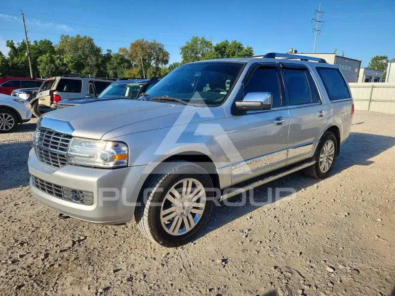 2013 Lincoln NAVIGATOR photo