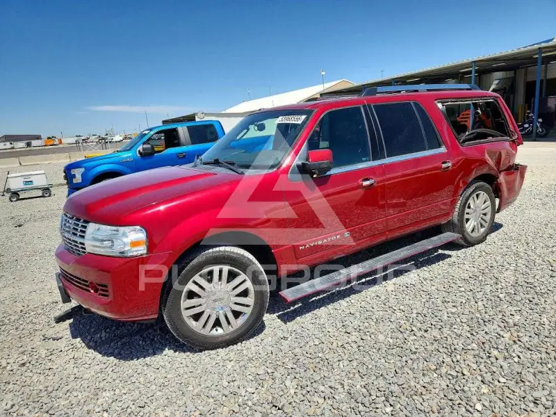 2013 Lincoln NAVIGATOR photo