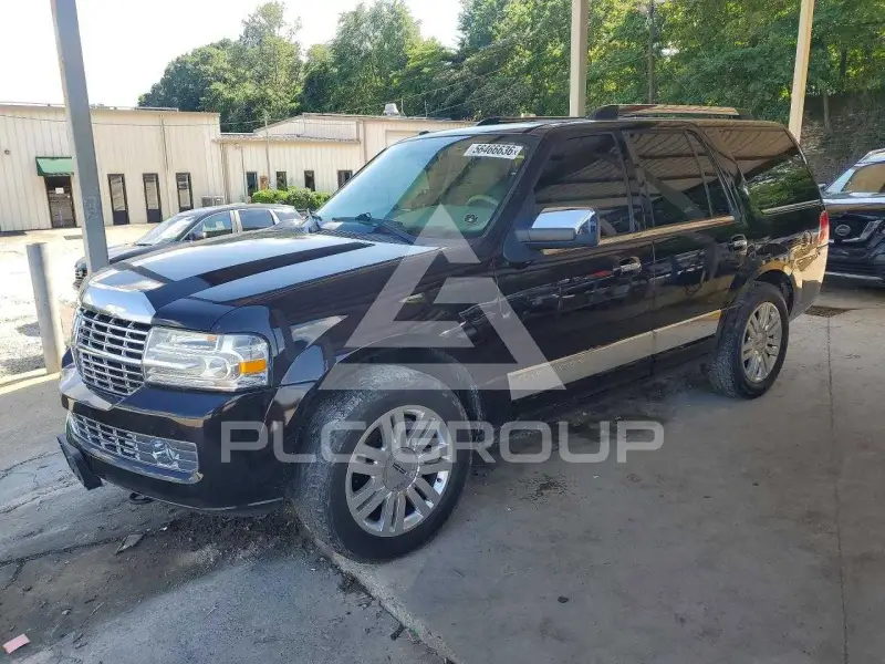 2013 Lincoln NAVIGATOR photo