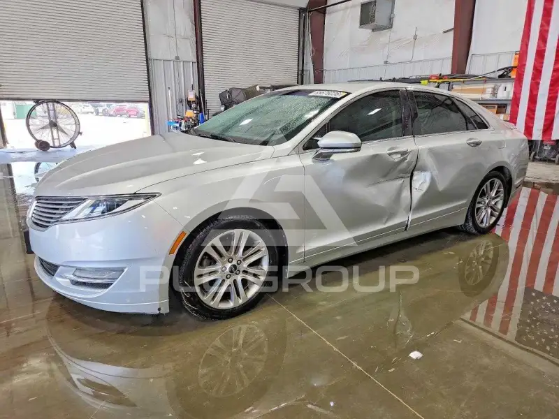 2013 Lincoln MKZ photo